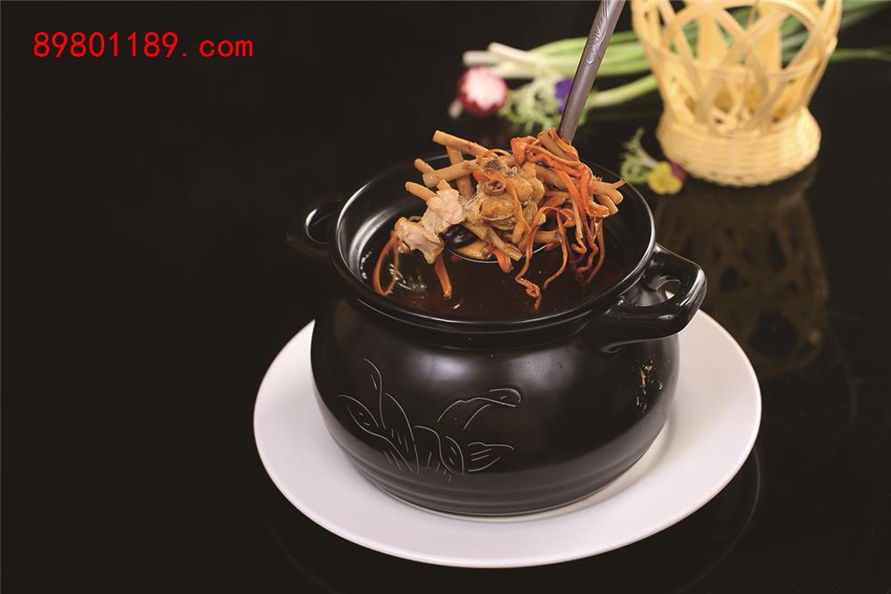 滋补药膳鸡汤